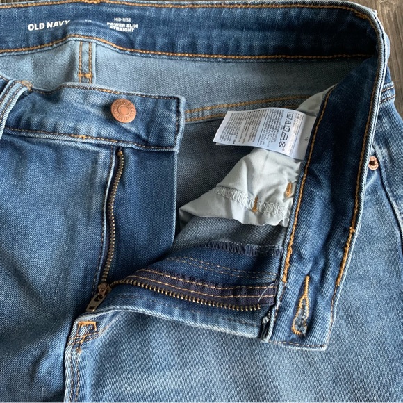 Old Navy Mid-Rise Power Slim Straight Jeans - Picture 6 of 6